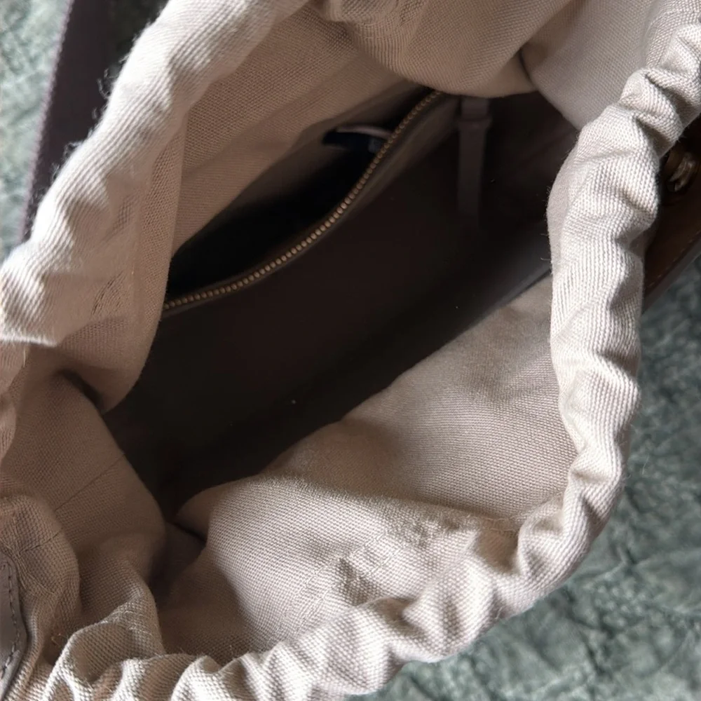 Chloe Roy Small Leather Bucket Bag - Picture 3 of 3